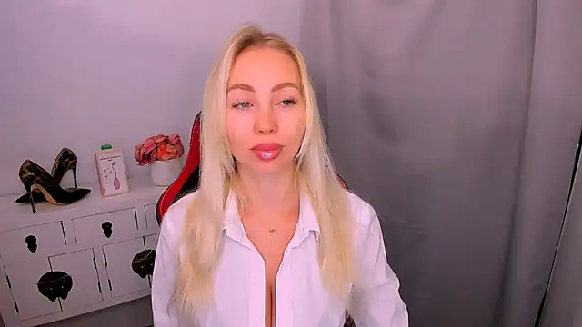 Snapshot of MargaritaRose chatting on July 2026 05:03:02 AM MargaritaRose online show from July 2026 05:03:02 AM
