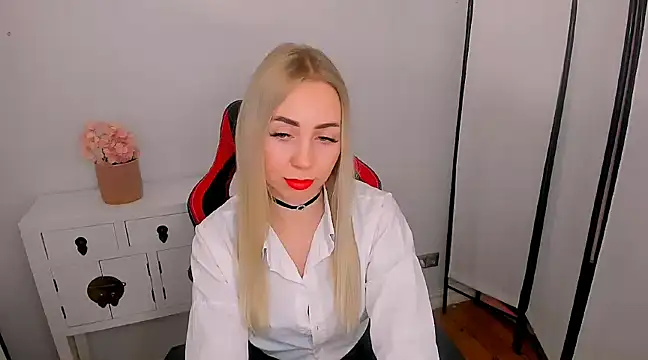 MargaritaRose online show from February 2025 06:39:02 PM