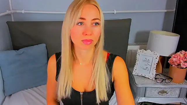 MargaritaRose online show from September 2025 02:23:02 PM