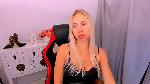 Snapshot of MargaritaRose chatting on July 2026 06:47:02 AM MargaritaRose online show from July 2026 06:47:02 AM