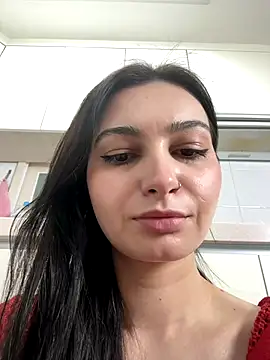 lunalovelee online show from January 2026 02:33:01 PM