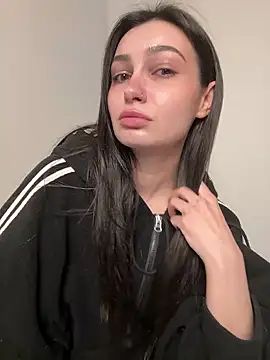 lunalovelee online show from February 2026 11:33:02 AM