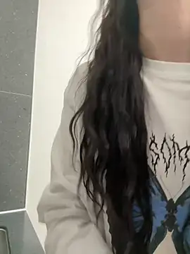 lunalovelee online show from March 2026 03:18:02 PM