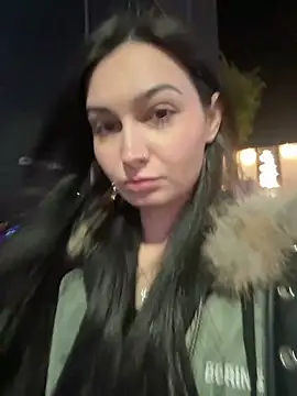 lunalovelee online show from November 2025 03:28:02 PM