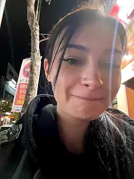 lunalovelee online show from November 2025 02:21:02 PM