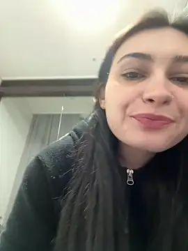 lunalovelee online show from March 2026 11:07:01 AM