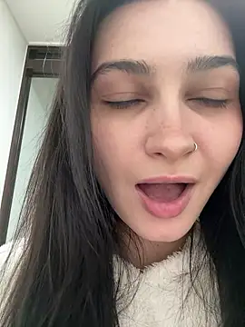 lunalovelee online show from February 2026 09:16:01 AM