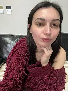 lunalovelee online show from April 2026 01:12:02 PM