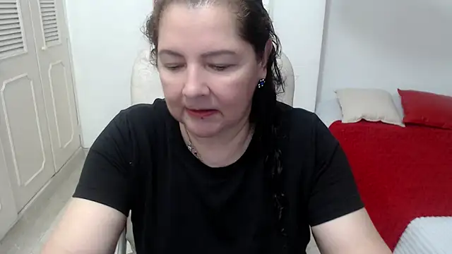 leonela 69 online show from June 2026 12:21:01 AM
