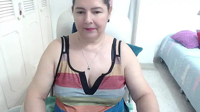 leonela 69 online show from April 2026 01:15:01 PM