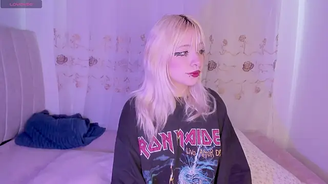 purplelilith3 online show from April 2026 07:16:02 PM