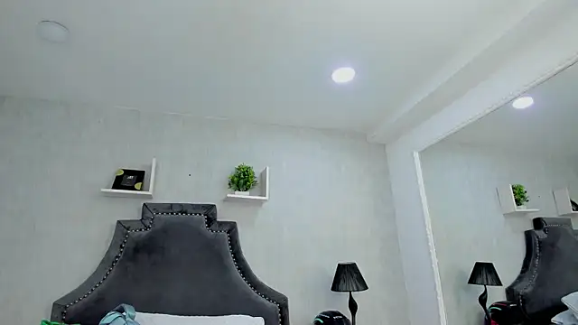 EmiliaRose  online show from November 2025 08:53:01 PM