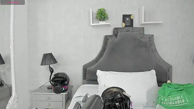 EmiliaRose  online show from November 2025 09:18:02 PM