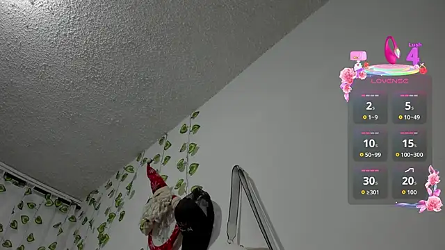 Snapshot of EmiliaRose_ chatting on May 2026 01:39:01 PM EmiliaRose online show from May 2026 01:39:01 PM