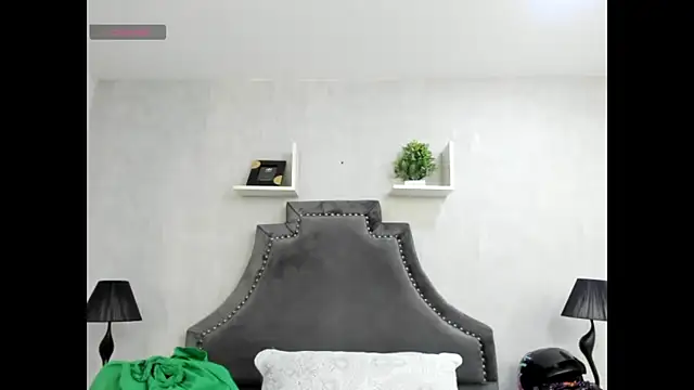 EmiliaRose  online show from November 2025 09:03:02 PM