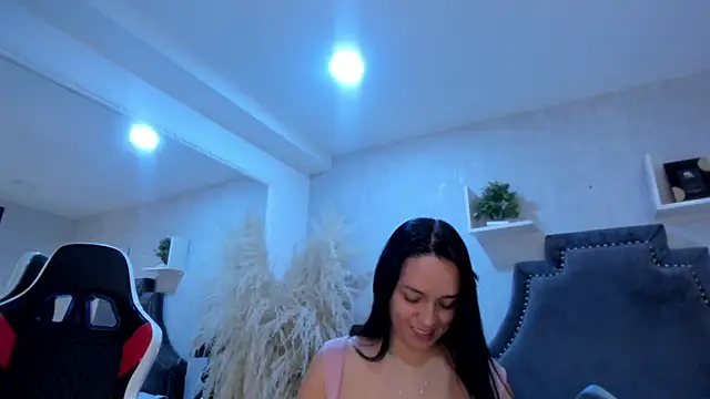 EmiliaRose  online show from April 2026 09:21:02 PM