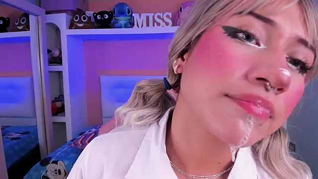 miss   megan online show from November 2025 06:11:01 PM