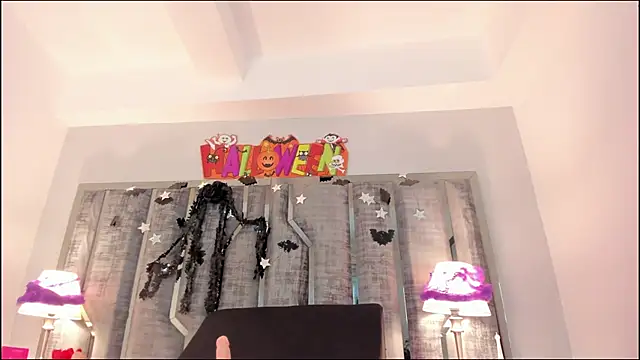 Ciara Benet online show from October 2025 02:02:02 PM