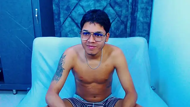 David Gil19 online show from January 2026 03:23:01 AM