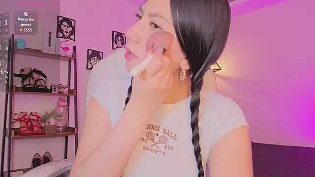 Miller Vanessa  online show from December 2025 08:52:01 PM