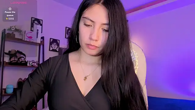 Miller Vanessa  online show from November 2025 08:45:02 PM