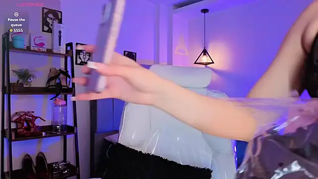 Miller Vanessa  online show from March 2026 09:05:02 PM