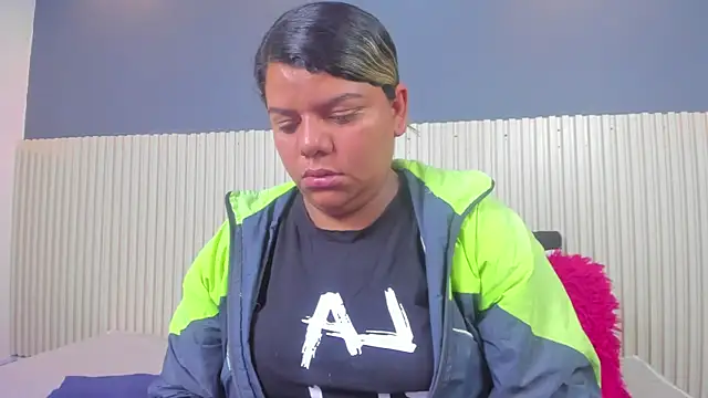 Aida-nicolle online show from September 2025 09:31:01 AM
