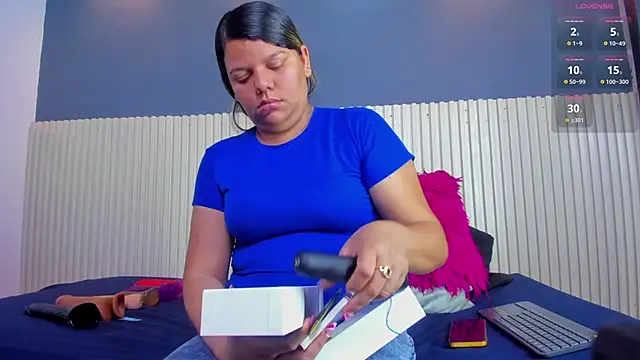 Aida-nicolle online show from November 2025 10:15:02 AM