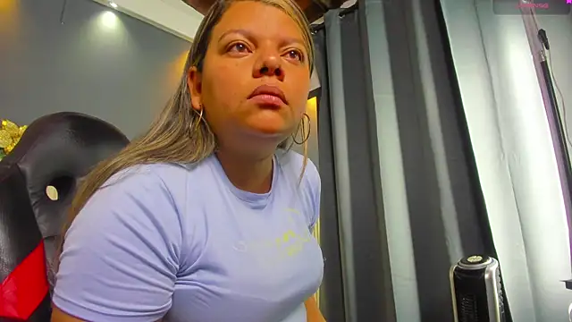 Aida-nicolle online show from December 2025 11:15:01 AM