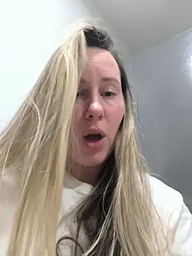 Mona Plus online show from January 2026 10:49:02 PM