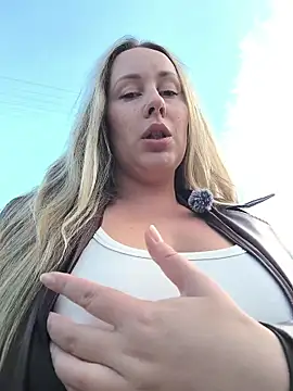 Mona Plus online show from November 2025 08:18:02 AM