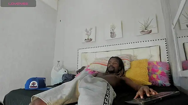 LooganX online show from September 2025 05:06:02 AM