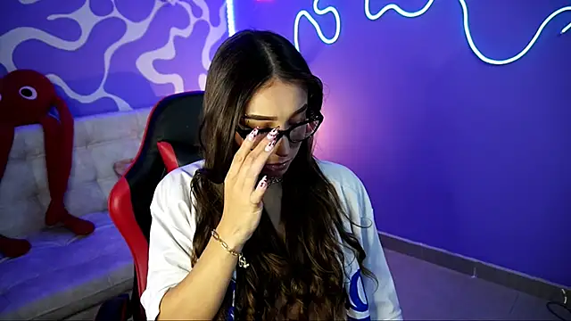 verosmit1 online show from November 2025 12:47:02 AM