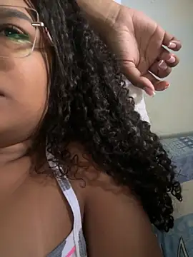 KylieGomeez online show from November 2025 01:27:02 PM