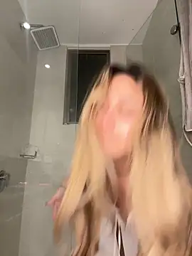 Snapshot of Hornyholly__ chatting on October 2025 09:27:02 PM Hornyholly online show from October 2025 09:27:02 PM