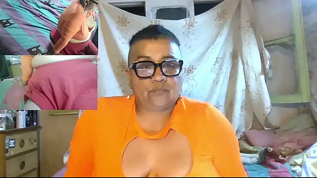 erinadarling79 online show from October 2025 01:40:01 AM