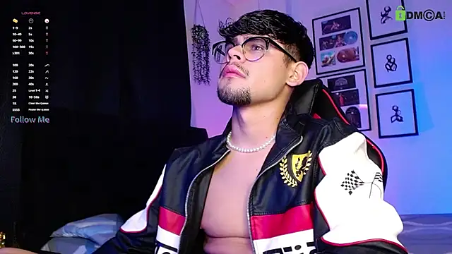 isaac-saenz online show from December 2025 11:20:01 PM