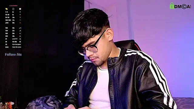 isaac-saenz online show from November 2025 10:35:02 PM