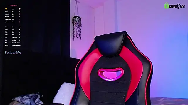 isaac-saenz online show from October 2025 10:10:02 PM