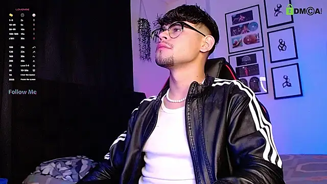 isaac-saenz online show from November 2025 10:24:01 PM