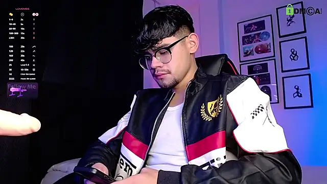 isaac-saenz online show from December 2025 11:04:01 PM