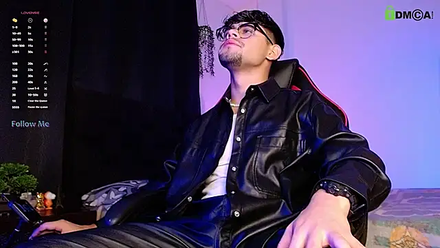 isaac-saenz online show from November 2025 12:36:02 AM