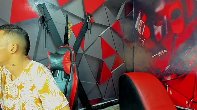 Isak Millan online show from December 2025 12:11:02 AM