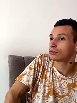 Isak Millan online show from December 2025 02:30:02 PM