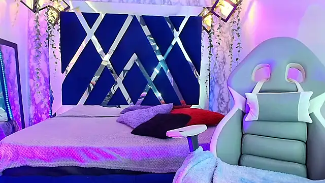 charlotte bluee online show from May 2026 06:30:01 PM