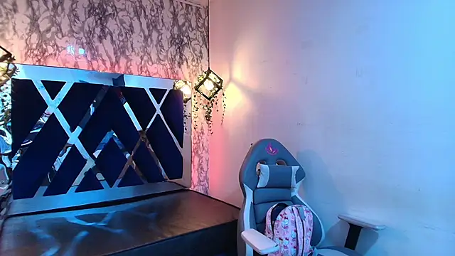 charlotte bluee online show from November 2025 06:52:02 PM