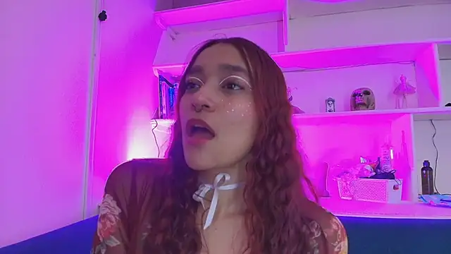 charlotte bluee online show from December 2025 08:31:01 AM