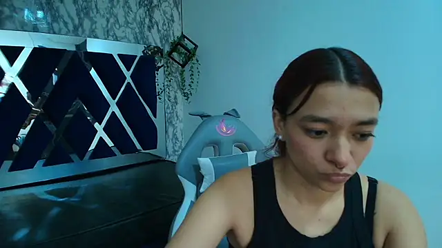charlotte bluee online show from December 2025 06:52:01 PM