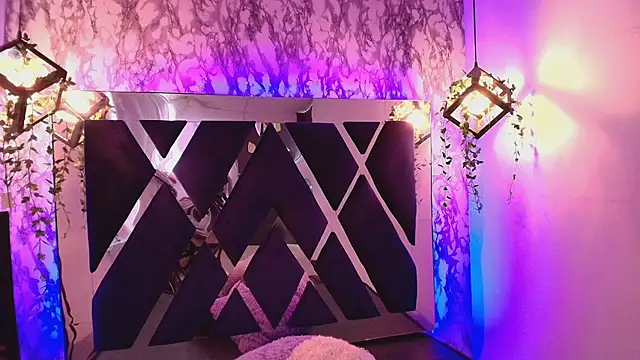 charlotte bluee online show from November 2025 12:20:01 PM