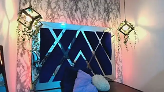 charlotte bluee online show from November 2025 06:46:02 PM